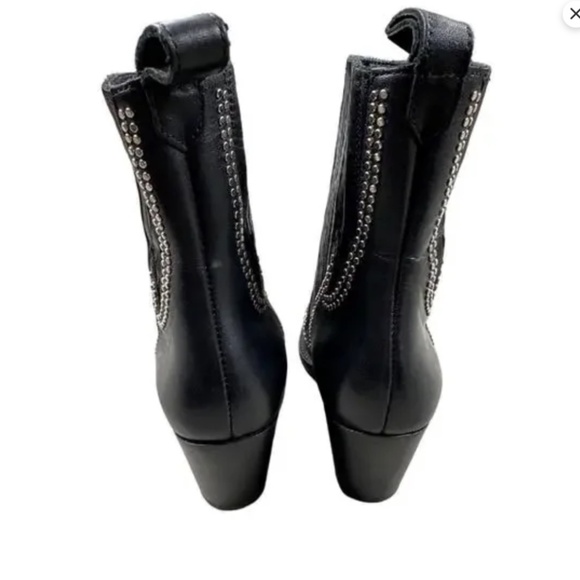 Thursday Boot - Icon Leather Western Boot in Black - Picture 7 of 12